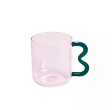 Load image into Gallery viewer, Glass Wave Handle Mug
