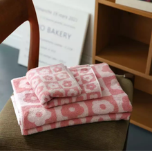 Load image into Gallery viewer, Flower Towels
