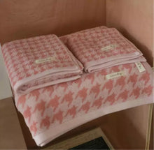 Load image into Gallery viewer, Houndstooth Cotton Towels

