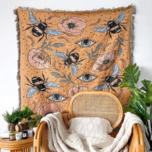 Load image into Gallery viewer, Bee Throw
