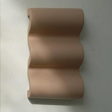 Load image into Gallery viewer, Wavy concrete soap holder
